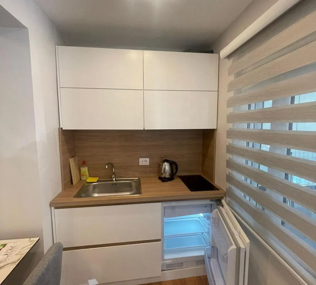 Dhuli Apartments Sarandë